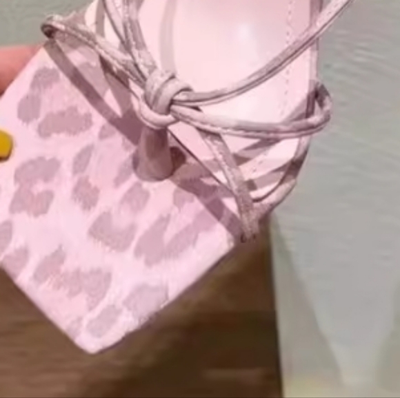 women shoes Heels - Picture 3 of 4